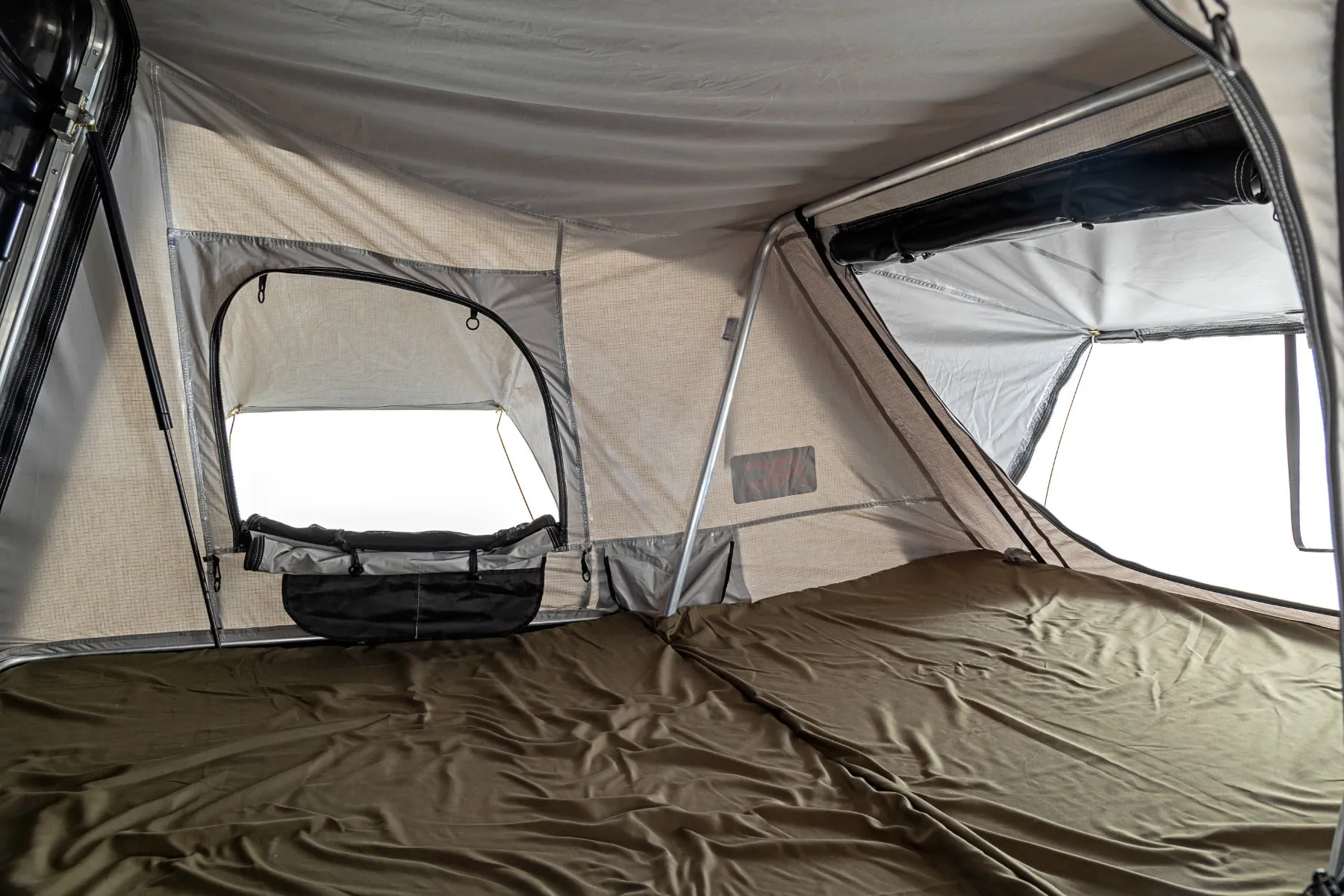 Rough Country Hard Shell Roof Top Tent